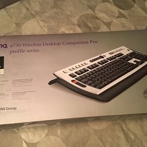 New BenQX730 Pro- Keyboard and Mouse Set- wireless-RF-Black Silver